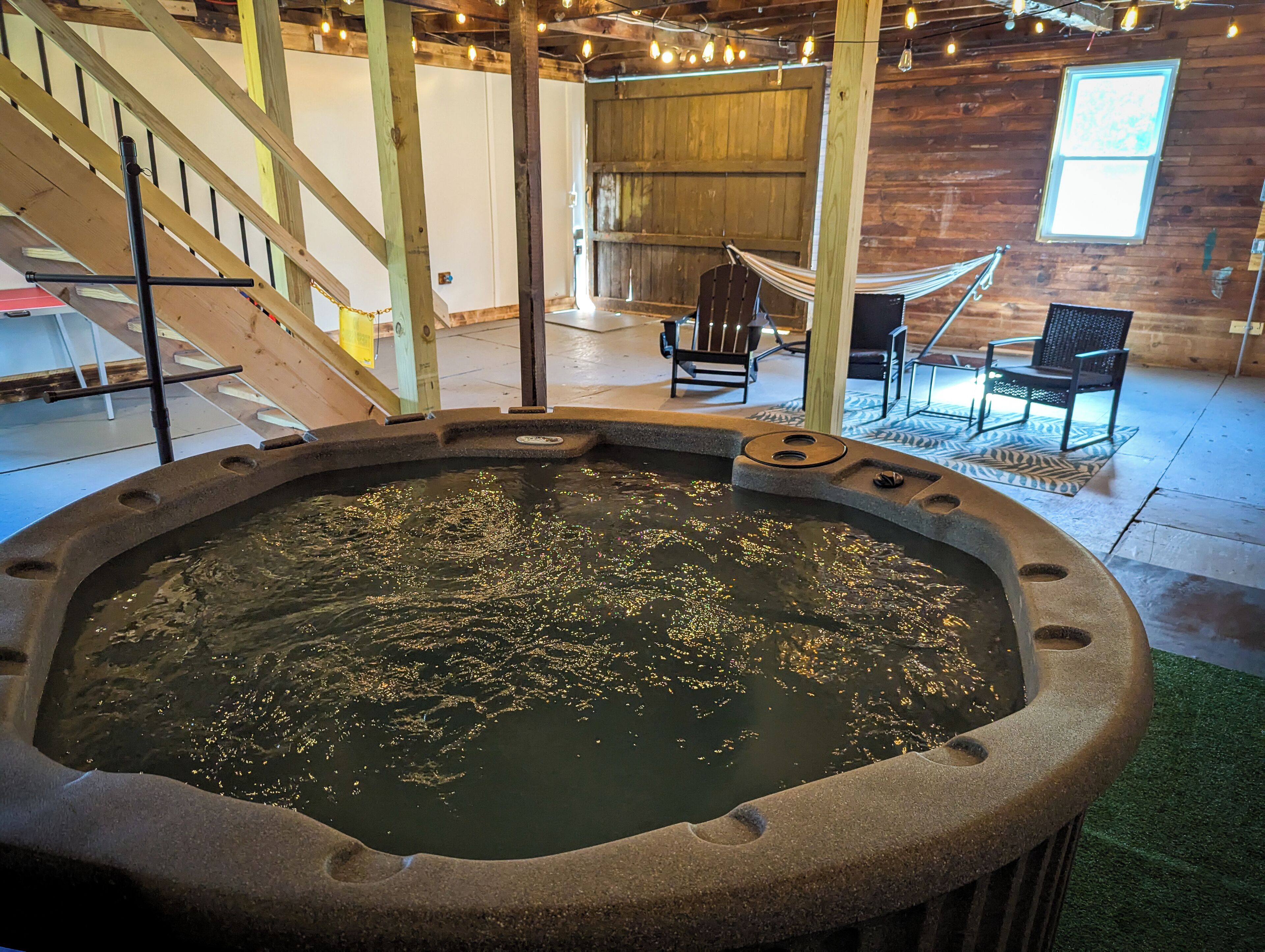 Indoor spa tub