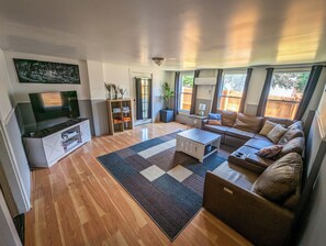 Smart TV, fireplace, video games, ping pong