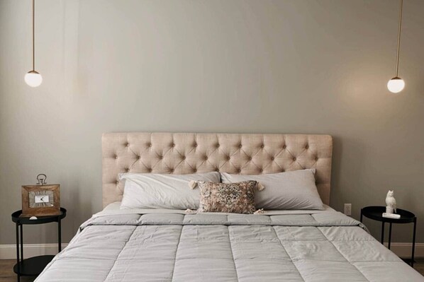 4 bedrooms, desk, iron/ironing board, free WiFi