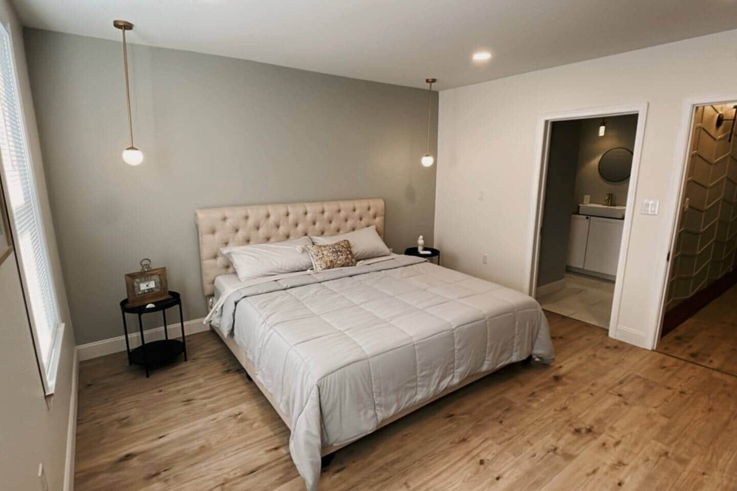 4 bedrooms, desk, iron/ironing board, free WiFi