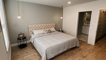 4 bedrooms, desk, iron/ironing board, free WiFi