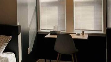 4 bedrooms, desk, iron/ironing board, free WiFi