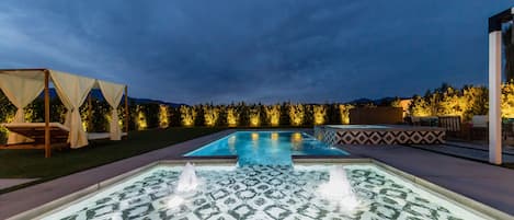 Piscine extérieure, piscine chauffée