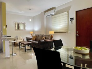 Apartment, 2 Schlafzimmer | Wohnzimmer