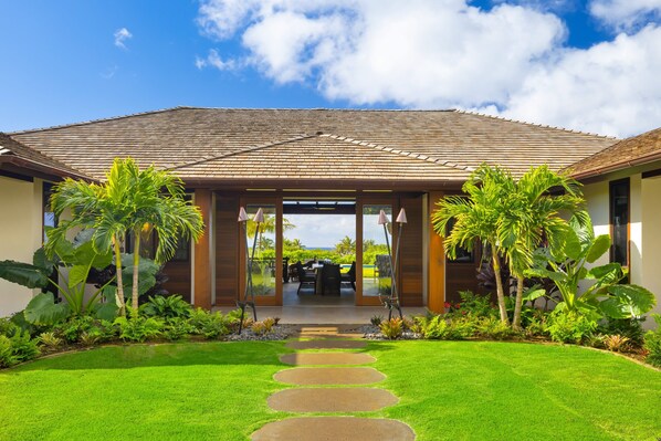 Exterior - New 5 BR Ocean View Luxury Home w Pool, Fire pit, Spa (Koloa)