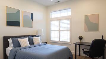 3 bedrooms, desk, free WiFi, bed sheets