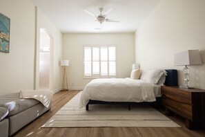 3 chambres, bureau, Wi-Fi gratuit, draps fournis