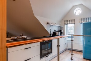 雪櫃、焗爐、爐具、洗碗機