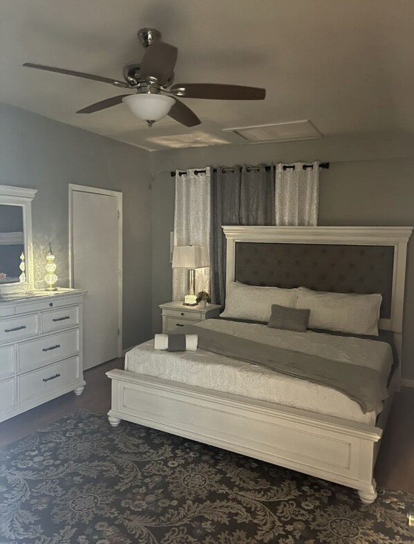 3 bedrooms, iron/ironing board, WiFi, bed sheets - Cozy 3 bedroom home close to the beaches, Pinellas trial & downtown (Clearwater)