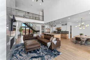 Smart TV, video games, ping pong - Zion Escape at Sand Hollow (Hurricane)