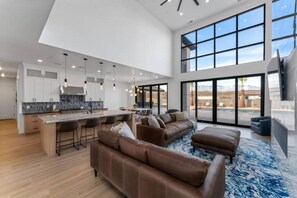 Smart TV, video games, ping pong - Zion Escape at Sand Hollow (Hurricane)