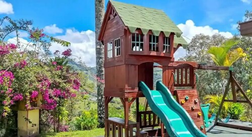Cozy 3-bedroom cottage in tranquil Vereda Bonilla with WiFi