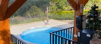 Cozy 3-bedroom cottage in tranquil Vereda Bonilla with WiFi