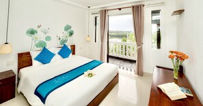 Dobbelt- eller tomannsrom – superior | Skrivebord, lydisolert og wi-fi (inkludert)