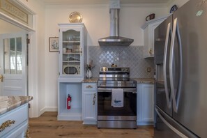 Chambre majestueuse | Literie de qualité, lit avec matelas en mousse à mémoire, décor unique