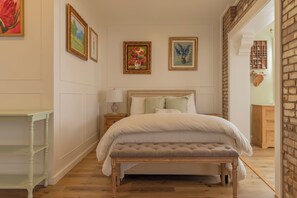 Grand Room | Premium bedding, memory foam beds, individually decorated - The Rockhound Boutique Hotel (Mount Ida)