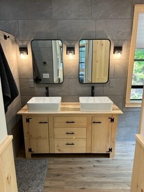 Douche, sèche-cheveux