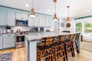 Frigorífico, microondas y lavavajillas