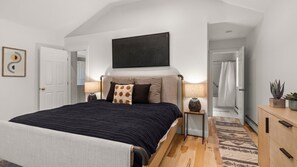 3 habitaciones, tabla de planchar con plancha, wifi y ropa de cama 