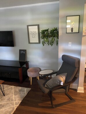 Interior - David's Place, Relaxing, calm 3 bedroom 2 full baths in a quiet neighborhood. (Monroe)