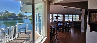 Tarpon Lagoon 4 Bedroom 4 Bath with heated pool on crystal clear deep Lagoon