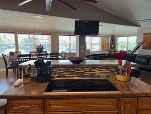 Interior - Tarpon Lagoon 4 Bedroom 4 Bath with heated pool on crystal clear deep Lagoon (Marathon)