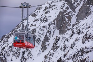 Snow and ski sports - Le Cham' 106, Chamonix, France (Chamonix)