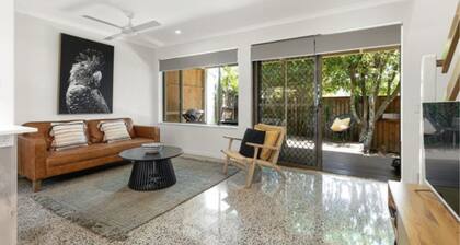 Betty on Hilton- Just steps from the Noosa river