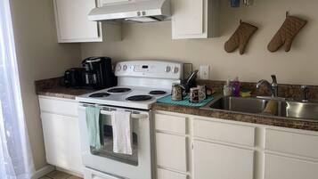 Réfrigérateur, micro-ondes, lave-vaisselle