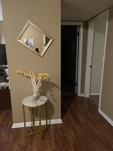 Cozy/peaceful condo that’s centrally-located & only minutes to many attractions.