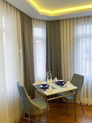 Egyptian cotton sheets, premium bedding, Select Comfort beds - Ozkaya Apartments Galata (Istanbul)