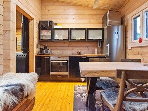 Fridge, microwave, dishwasher, cookware/dishes/utensils