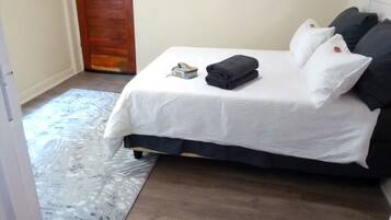 2 bedrooms, iron/ironing board, WiFi, bed sheets