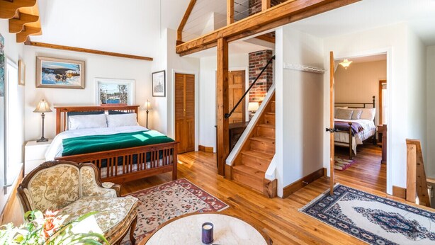 Room - Hidden gem nestled on a peaceful side street in Boothbay Harbor (Boothbay Harbor)