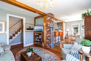 Smart TV, offices - Hidden gem nestled on a peaceful side street in Boothbay Harbor (Boothbay Harbor)