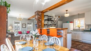 Dining - Hidden gem nestled on a peaceful side street in Boothbay Harbor (Boothbay Harbor)