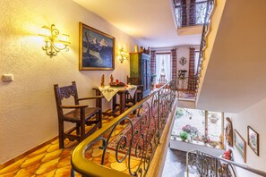 Dining - Ferienwohnung Rauschberg 66qm, Balkon, Kochn., 1 Schlafz., 1 Wohnz., Nr. 4, Wlan (Ruhpolding)