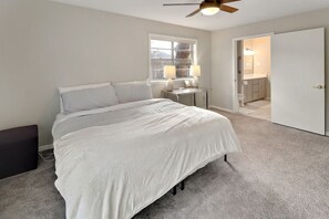 4 bedrooms, desk, free WiFi, bed sheets