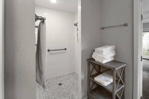 Hair dryer, towels - Poolside Paradise - Historic District Home (College Station)