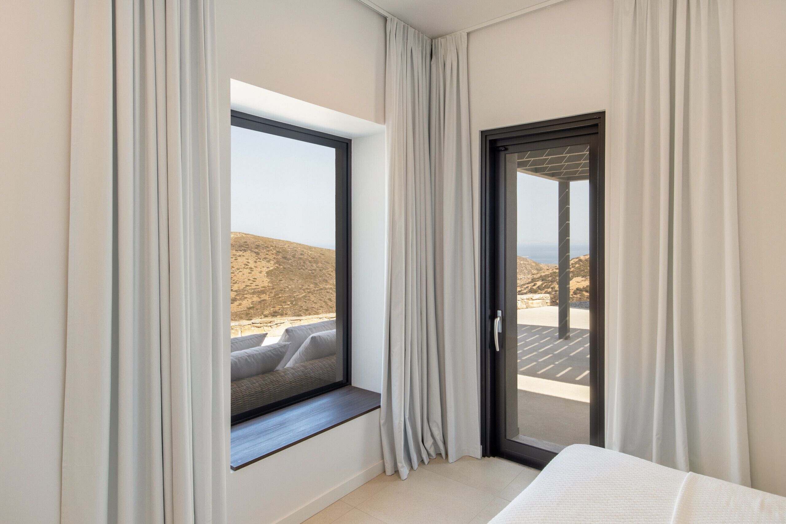 6 bedrooms, iron/ironing board