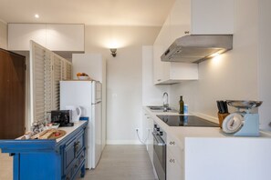 Fridge, oven, stovetop, dishwasher - BnButler - Londonio, 25 - Saddleback (Milano)
