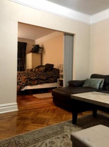 Private Apartment in Bay Ridge Brooklyn NY, with off street parking, near subway