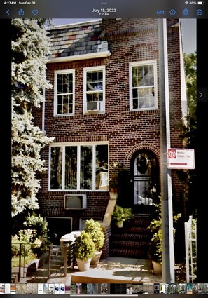 Exterior - Private Apartment in Bay Ridge Brooklyn NY, with off street parking, near subway (Brooklyn)