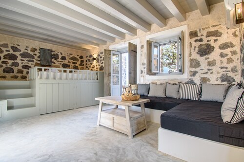 Pavlaina 1 - Traditional Residences in Nisyros