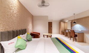Deluxe Room | In-room safe, desk, iron/ironing board - Treebo Premium New Light Suites (Bengaluru)