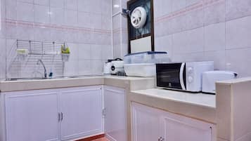 บ้านพักสำหรับครอบครัว, 2 ห้องนอน, ปลอดบุหรี่ | ครัวส่วนตัว | ตู้เย็น, ไมโครเวฟ, เตาอบ, หม้อหุงข้าว