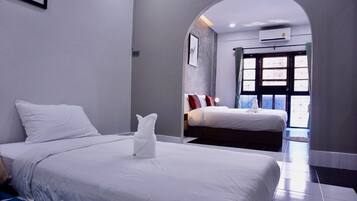 2 bedrooms, iron/ironing board, free WiFi