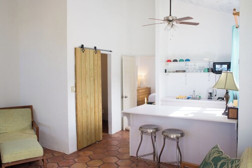 Cozy Cane Garden Bay Beach front Suite