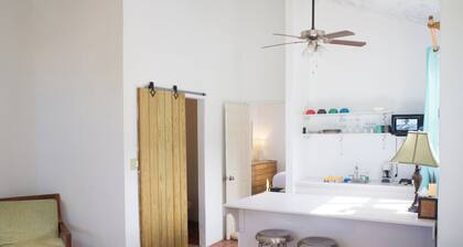 Cozy Cane Garden Bay Beach front Suite