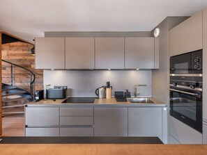 Frigorifero, forno, lavastoviglie, macchina per tè/caffè